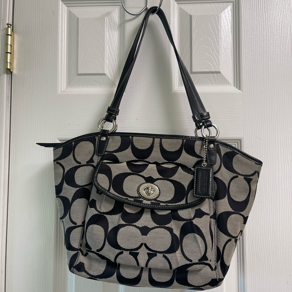 Coach Black and Cream Shoulder Bag